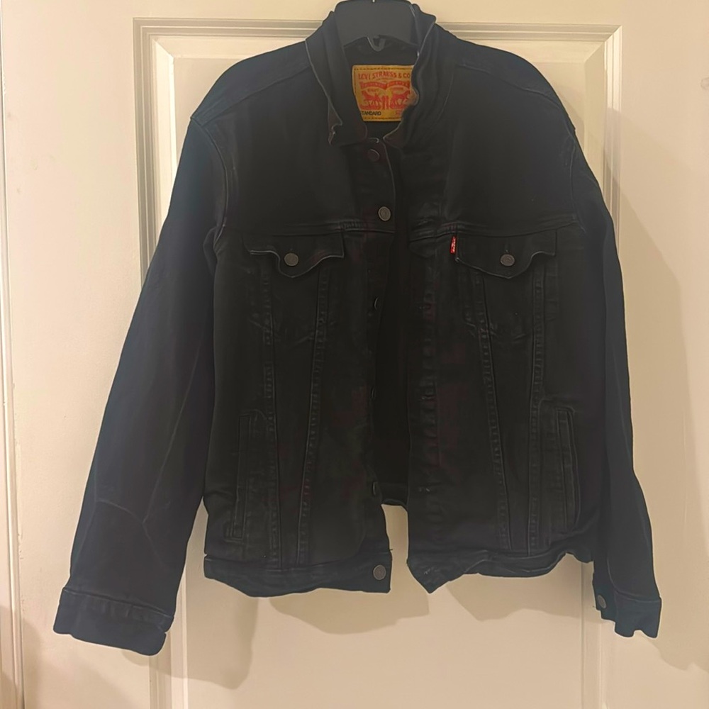 Mens LEVI Black Jean Jacket. Size Large.
